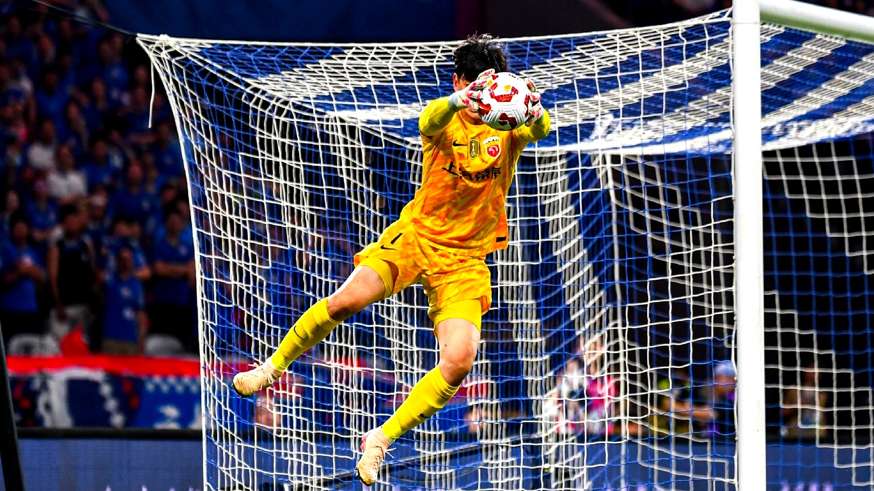 天博体育官方网站-足球场上的风起云涌，谁将成为胜利的王者？的简单介绍